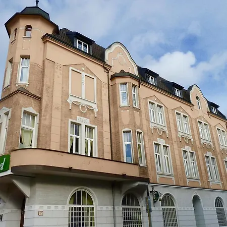 Zum Bügeleisen Hotel 3*