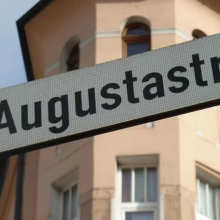 Zum Buegeleisen 3*