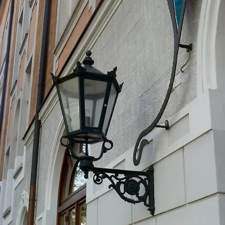 Zum Bügeleisen Hotel