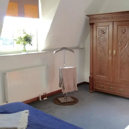 Zum Buegeleisen 3*